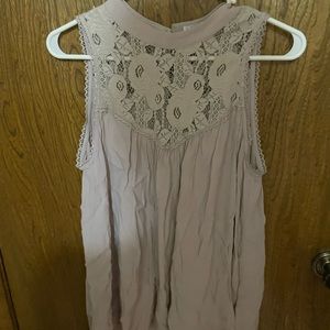 Light purple sleeveless top